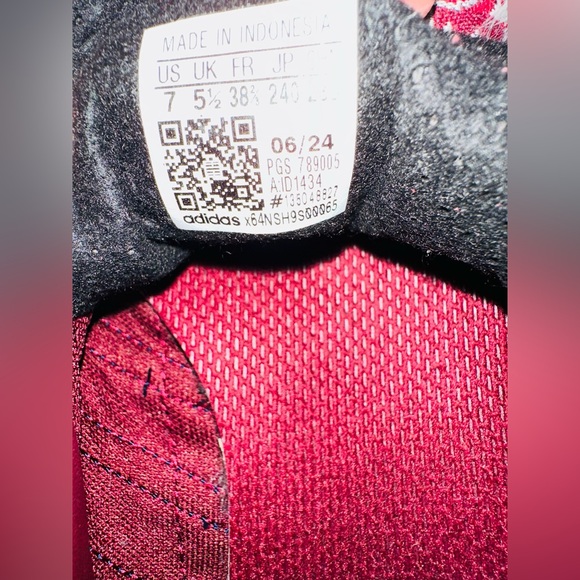 Adidas Originals Woman’s OG Suede Ornate Carpet Sneaker  Athletic Shoes - Picture 6 of 6